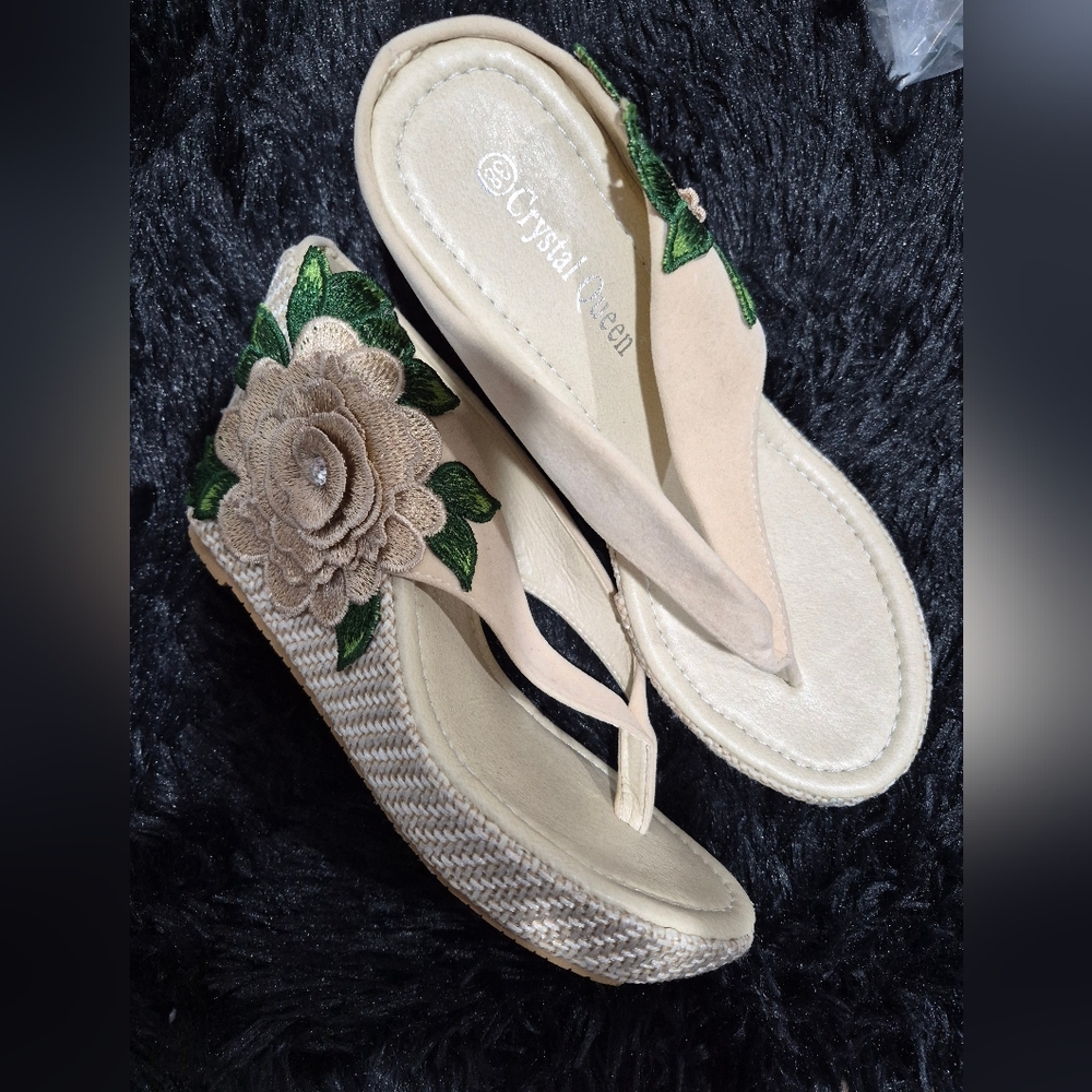 Women's Floral Embellished Sandals - Cream and Green